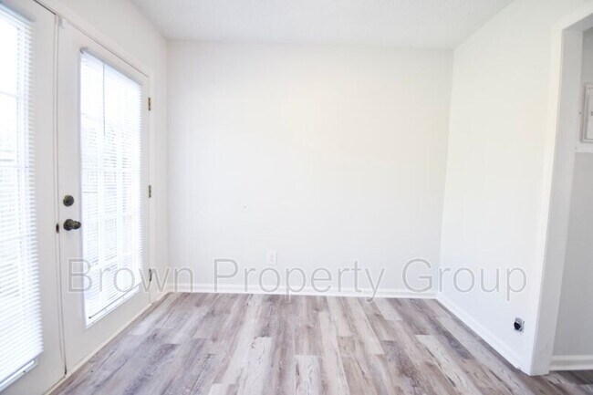 Building Photo - 2113 Grand Prix Dr