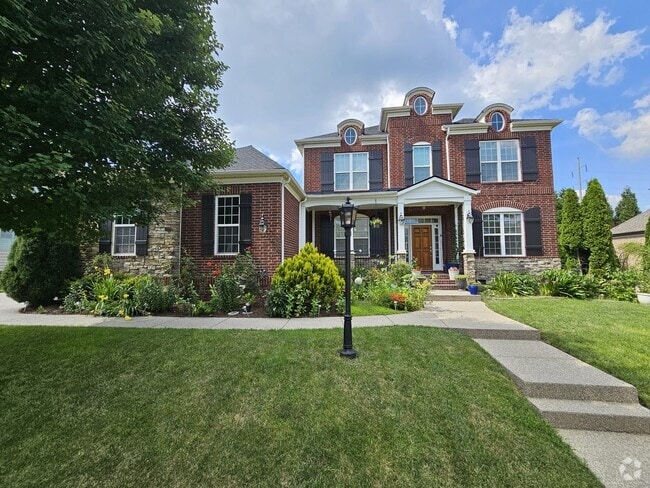 Building Photo - 1530 Bledsoe Ln
