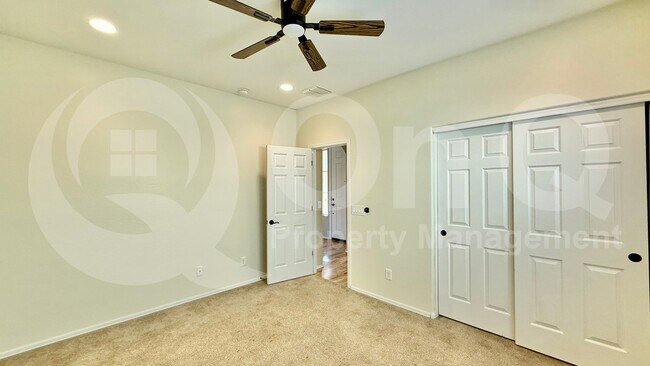 Foto del edificio - 6994 W Springfield Wy