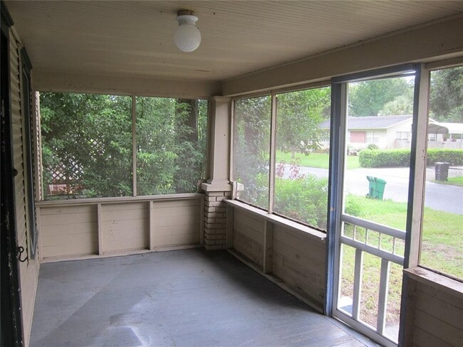 Building Photo - 720 NW 22nd Ave