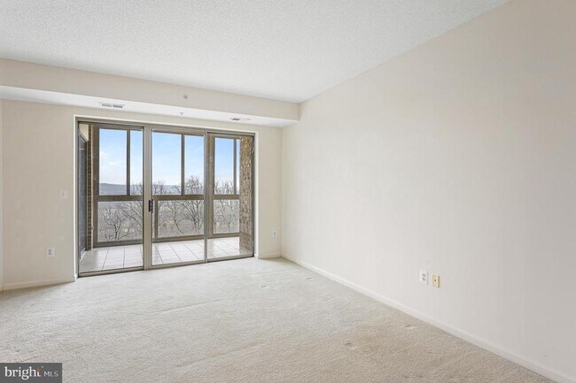 Foto del edificio - 19355 Cypress Ridge Terrace