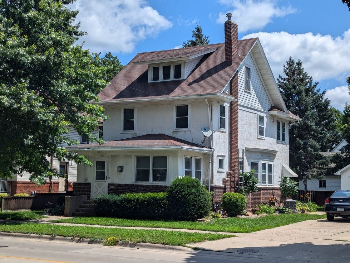 708 4th St NW Unit McGaffey 708 1/2, Austin, MN 55912 Room for Rent