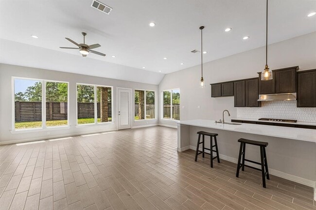 Foto del edificio - 2311 Jitterbug Ln