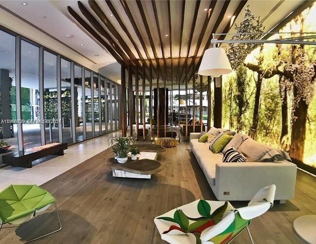 Foto del edificio - 1010 Brickell Ave