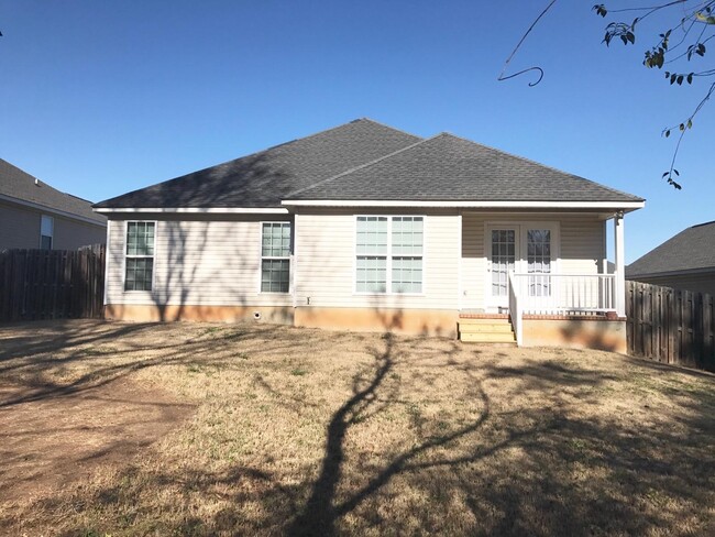 Building Photo - 590 Lory Ln