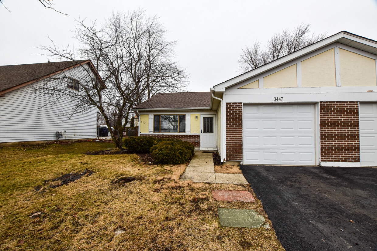 Foto principal - 3447 Fox Hill Rd