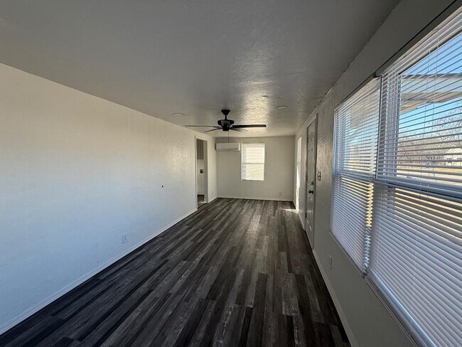 Foto del edificio - 4400 NE 16th Terrace