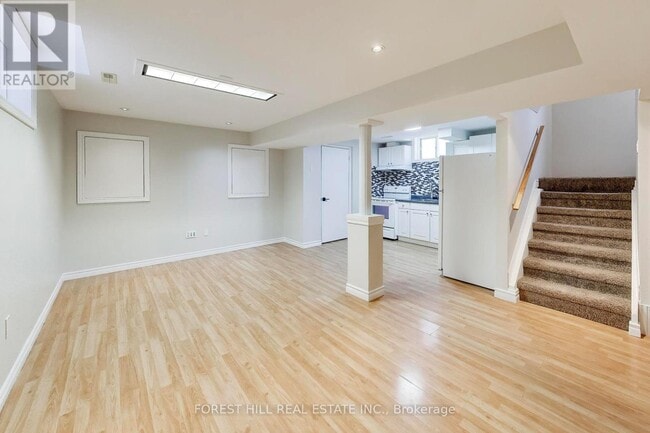 Building Photo - 34 Violet St