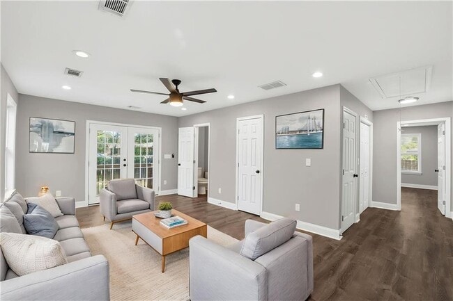 Building Photo - 2866 Belvedere Ln