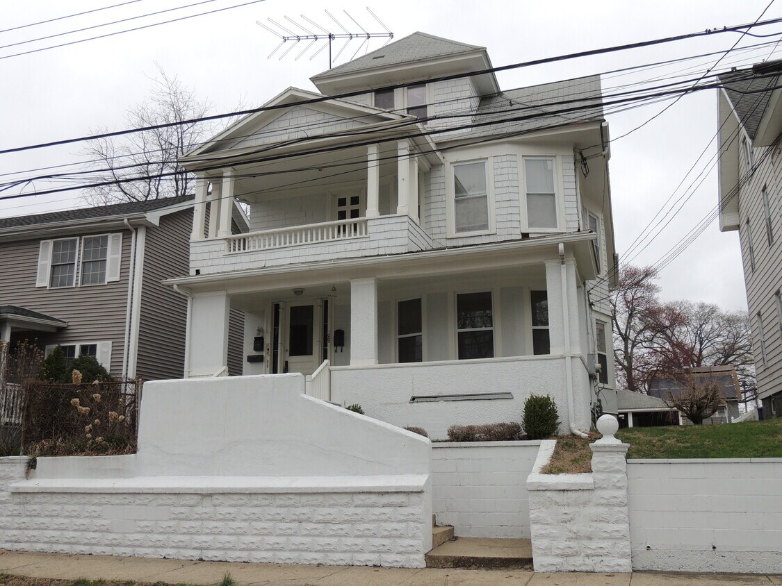 Primary Photo - 188 Pacific St