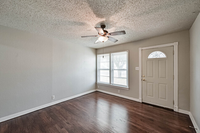 Living Room - 4821 Sandage Ave