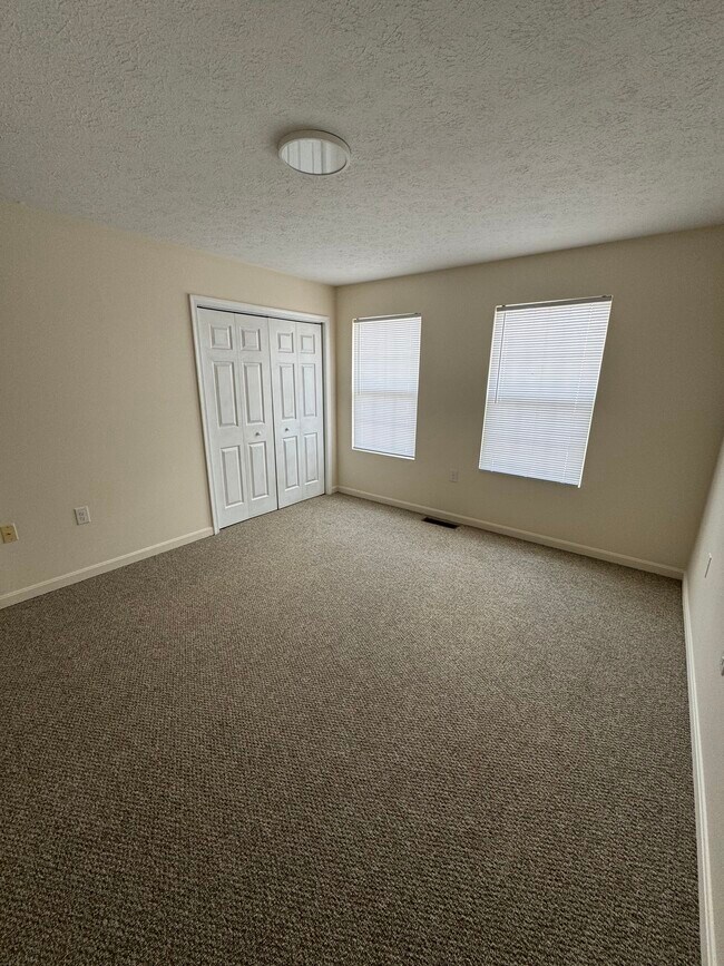 Foto del edificio - 376 Woodstock Ln