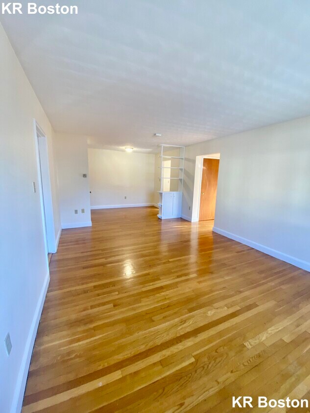 12 Allen St Unit 4, Arlington, MA 02474 Apartments in Arlington, MA