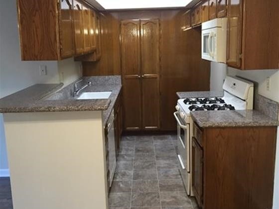 Foto del edificio - 245 W Tujunga Ave
