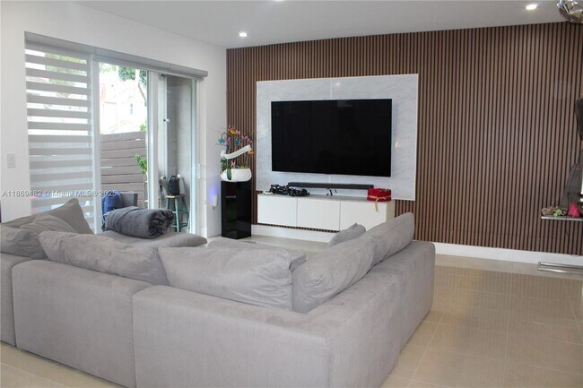 Foto del edificio - 8415 NW 108th Pl