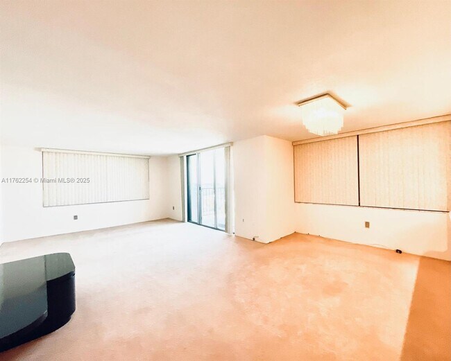 Foto del edificio - 2780 NE 183rd St