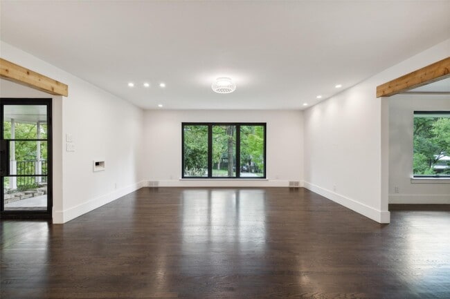 Building Photo - 6945 Tokalon Dr