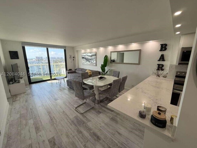 Foto del edificio - 13499 Biscayne Blvd