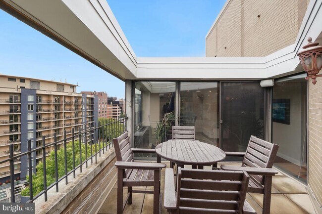 Foto del edificio - 2201 L St NW