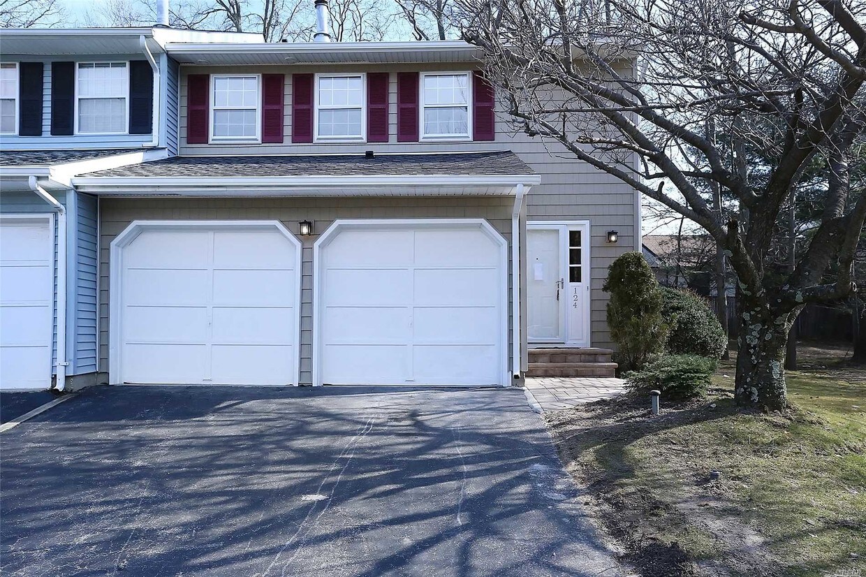 Primary Photo - 124 Terrace Ct