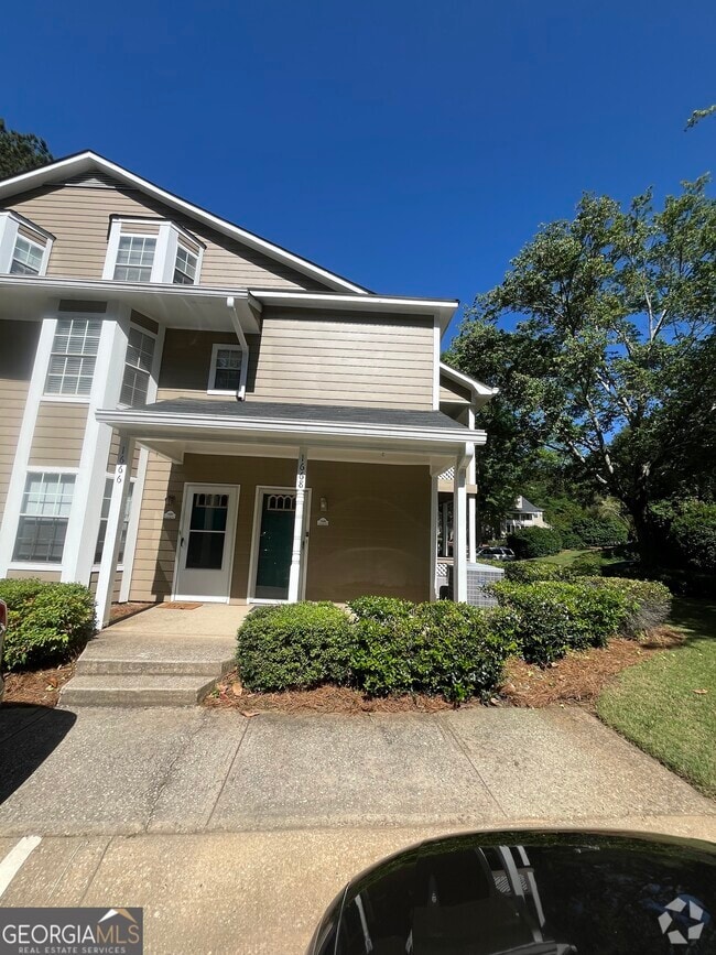 Building Photo - 1666 Northridge Dr