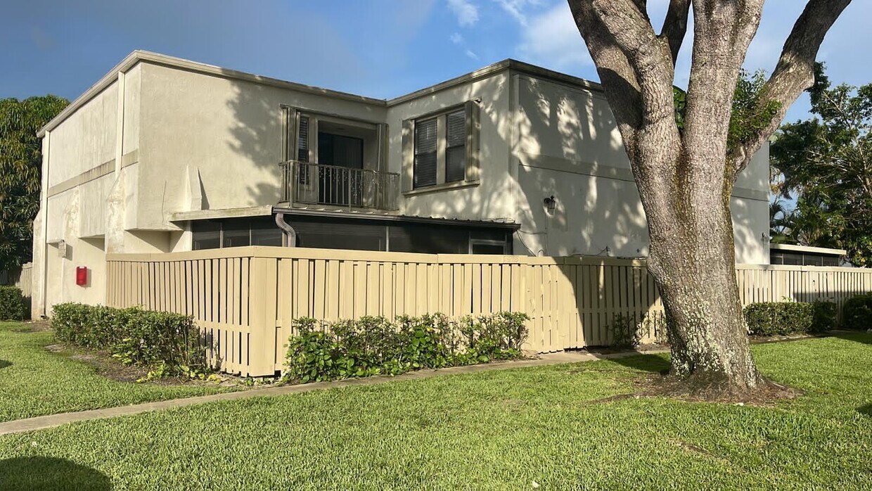 12116 Regal Ct S, Wellington, FL 33414 Townhome Rentals in Wellington