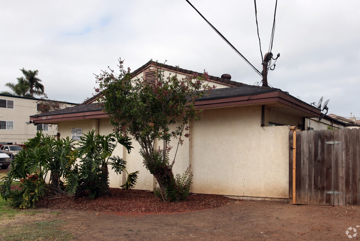 Foto del edificio - 572-580 Emory St