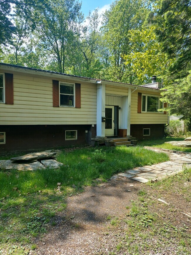 116 Pinecrest Ave, Dallas, PA 18612 House for Rent in Dallas, PA