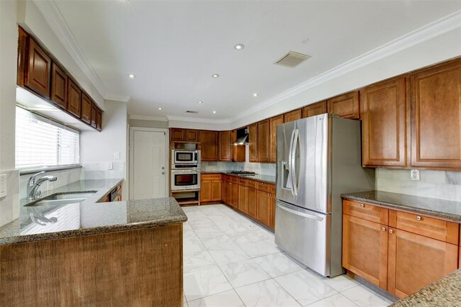 Building Photo - 4022 N Braeswood Blvd