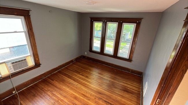 Building Photo - 590 Frost Ave