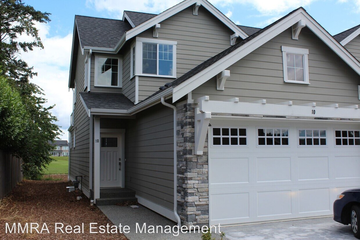 2200 Greenview Cir Unit 10, Lynden, WA 98264 Apartment for Rent in