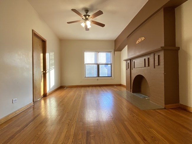 Sala de estar - 940 W Windsor Ave