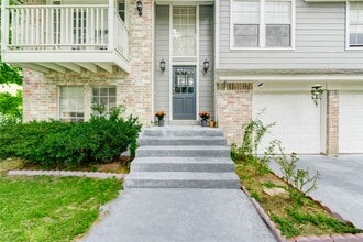 Building Photo - 15403 Meadow Village Dr