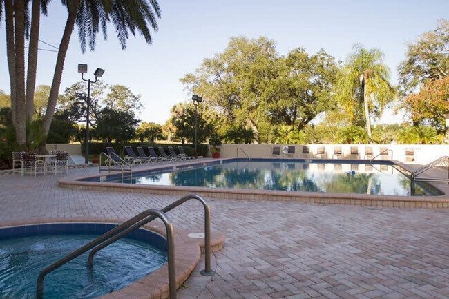 Foto del edificio - 900 Cove Cay Dr