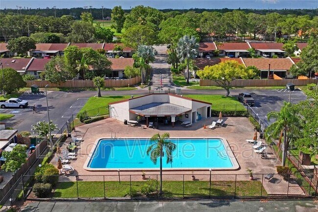 Building Photo - 2095 Sunset Point Rd