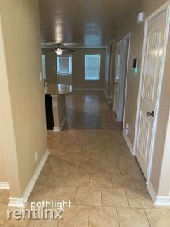 Foto del edificio - 5 br, 3.5 bath House - 15441 Bobwhite Quai...