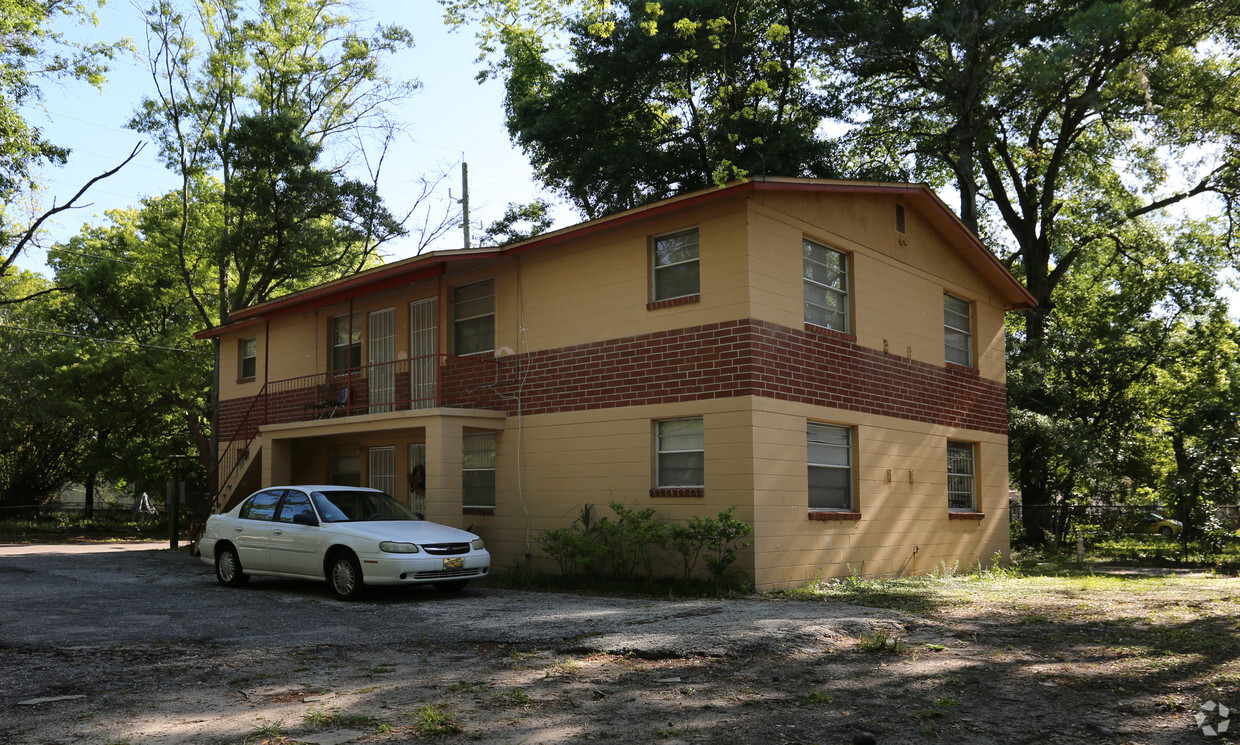 Building Photo - 1372 W 1st St