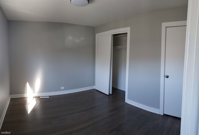 Building Photo - 3 br, 1 bath Apartment - Walnut - Linden 2W
