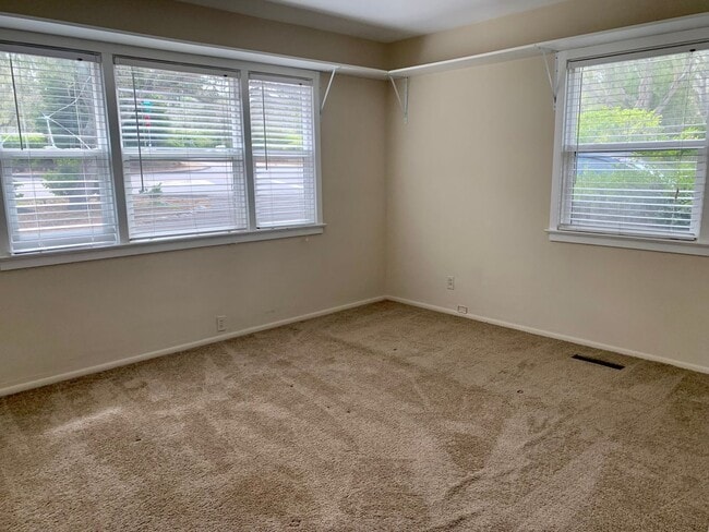 Building Photo - 199 San Bernabe