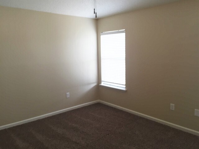 Foto del edificio - 2735 Creek Ridge Dr