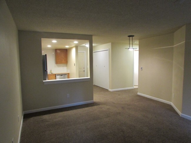Foto del edificio - 13717 Linden Ave N