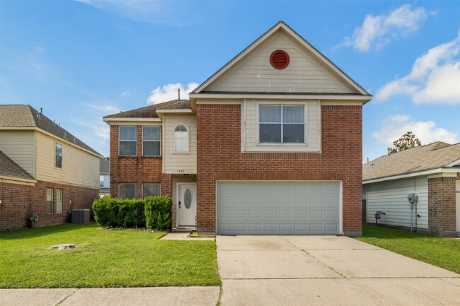 Building Photo - 1807 Live Oak Hill St