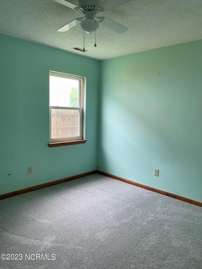 Building Photo - 106 Pete Jones Dr
