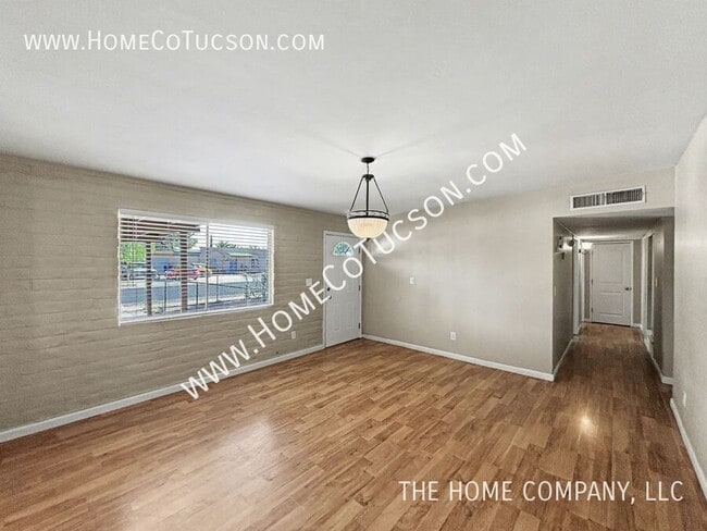 Foto del edificio - 3740 S Jessica Ave