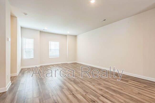 Foto del edificio - 4540 Millennium Ave