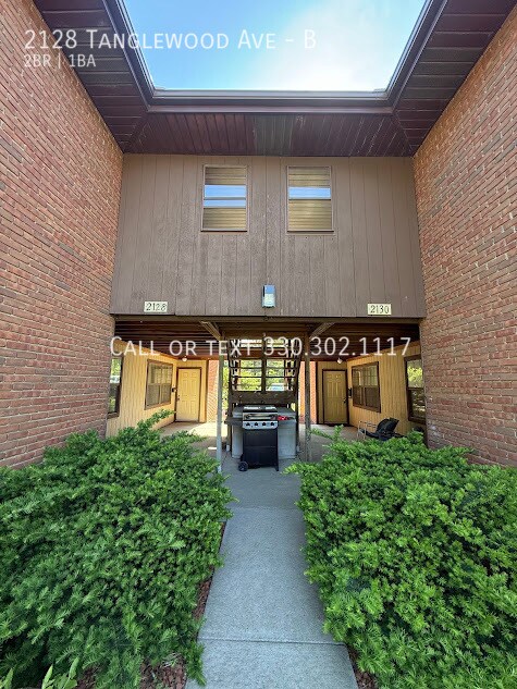 Foto del edificio - 2128 Tanglewood Ave