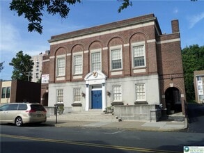 Building Photo - 143 S 4th St