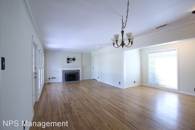 Building Photo - 3 br, 3 bath House - 6749 E Stearns St