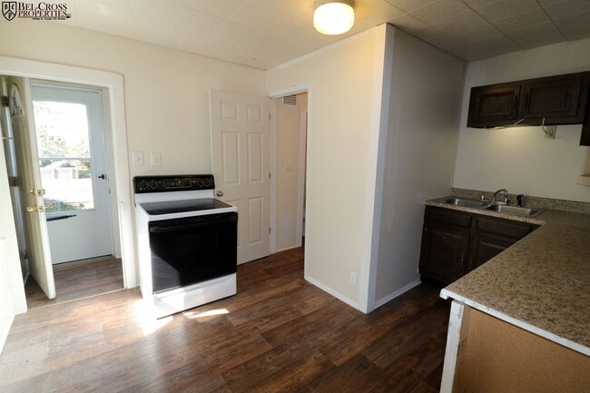 Building Photo - 1 br, 1 bath House - 13 Garrison Street