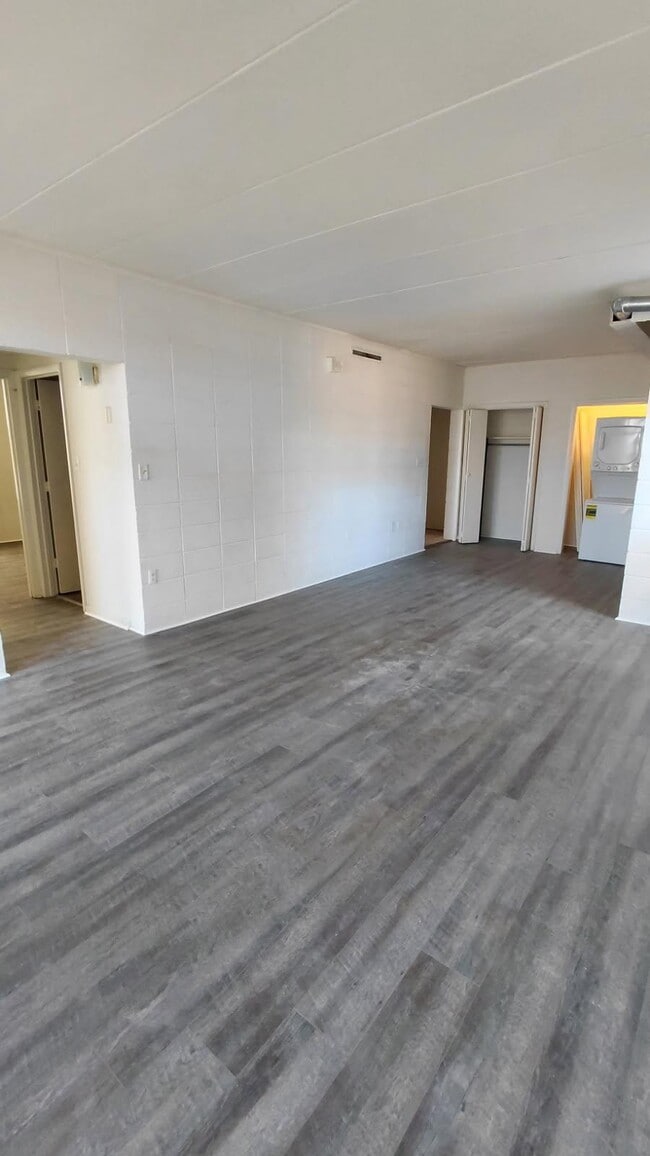 Building Photo - 904 Brightwood Manor Dr